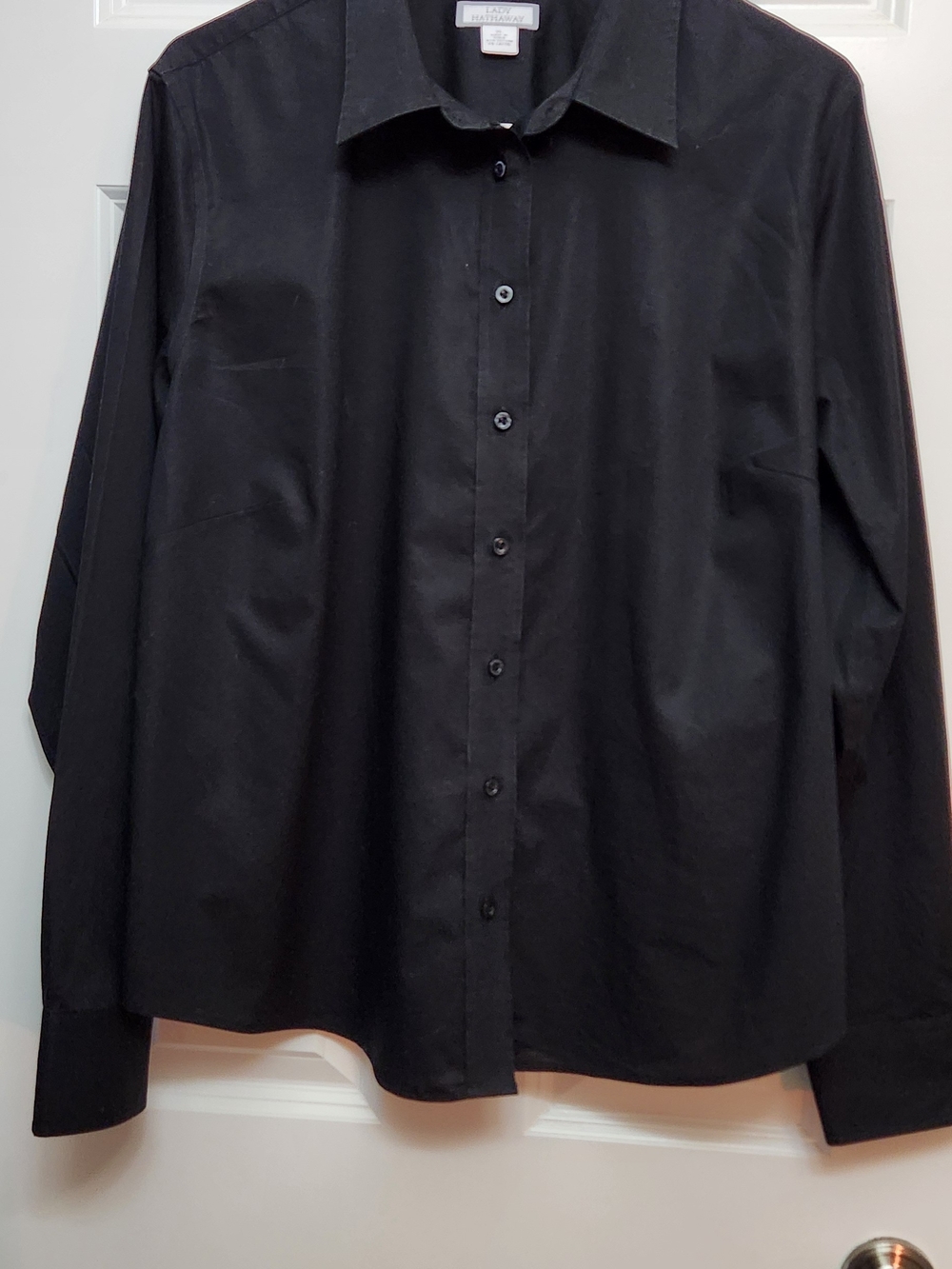 Lady Hathaway Brand, XL Women's, Black Long-Sleeve Button-Down Shirt.